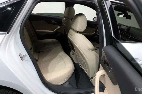 2022 Audi A4 с пробегом 13 324 км