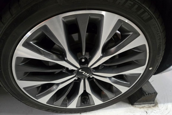 2023 Kia K8 с пробегом 30 000 км