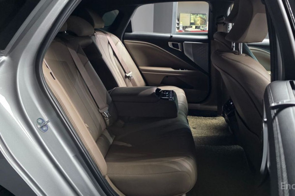 2023 Kia K8 с пробегом 29 885 км