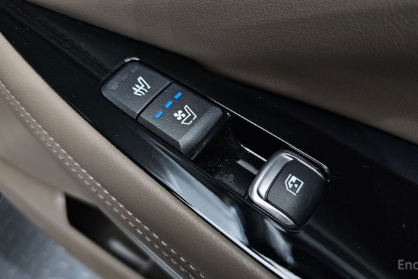 2023 Kia K8 с пробегом 19 667 км