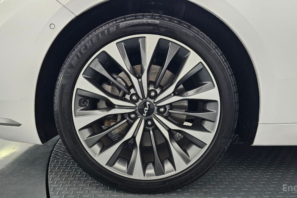 2023 Kia K8 с пробегом 49 715 км