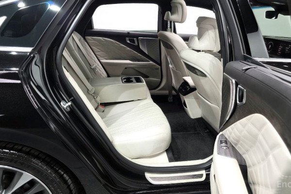 2023 Kia K8 с пробегом 22 923 км