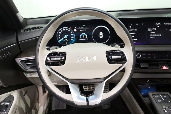 2023 Kia K8 с пробегом 22 923 км