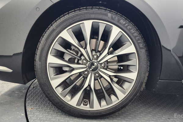 2023 Kia K8 с пробегом 13 203 км