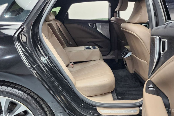 2023 Kia K8 с пробегом 13 203 км