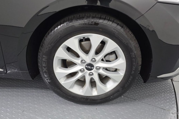 2023 Kia K8 с пробегом 24 593 км