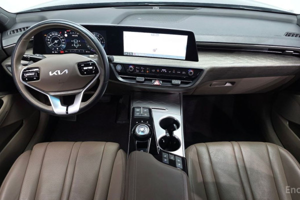 2023 Kia K8 с пробегом 24 593 км