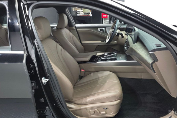 2023 Kia K8 с пробегом 24 593 км