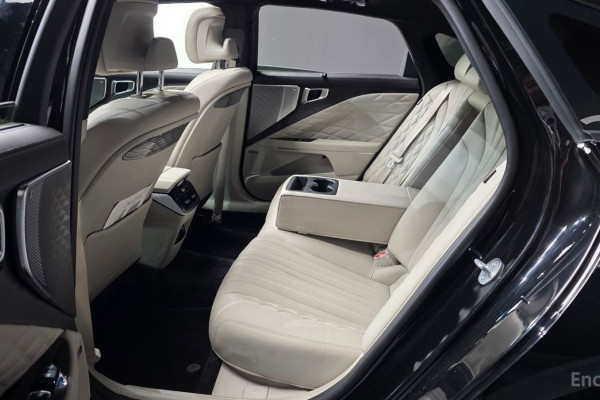 2023 Kia K8 с пробегом 38 212 км