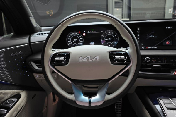 2023 Kia K8 с пробегом 38 212 км