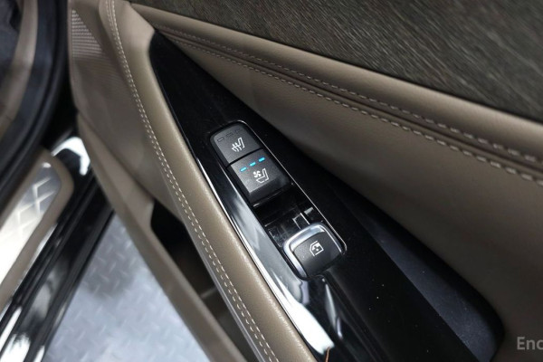 2023 Kia K8 с пробегом 24 593 км