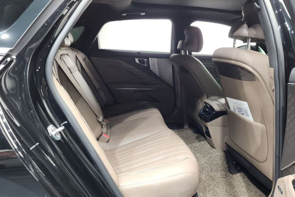 2023 Kia K8 с пробегом 32 670 км