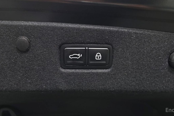 2023 Kia K8 с пробегом 24 593 км