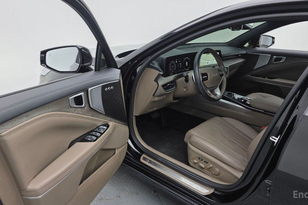 2023 Kia K8 с пробегом 21 571 км