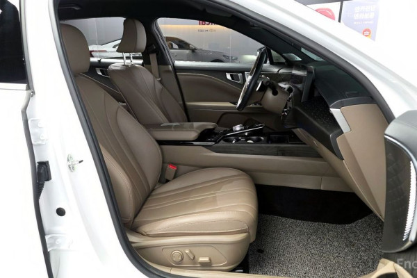 2023 Kia K8 с пробегом 47 879 км