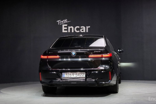 2024 BMW 7 серии с пробегом 27 829 км