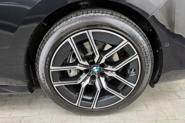 2024 BMW 7 серии с пробегом 27 829 км