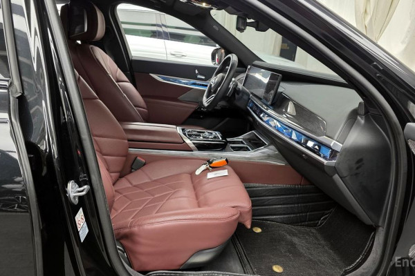 2024 BMW 7 серии с пробегом 27 829 км