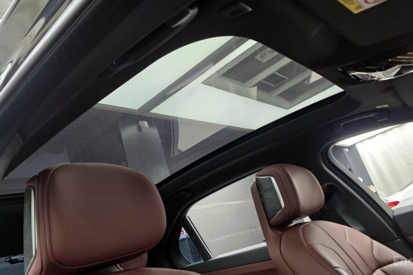 2024 BMW 7 серии с пробегом 27 829 км