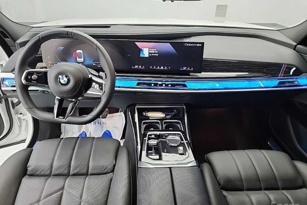 2024 BMW 7 серии с пробегом 23 060 км