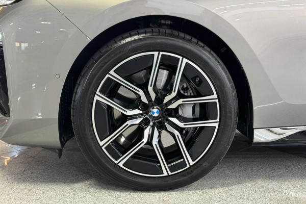 2024 BMW 7 серии с пробегом 16 920 км