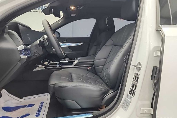 2024 BMW 7 серии с пробегом 23 060 км