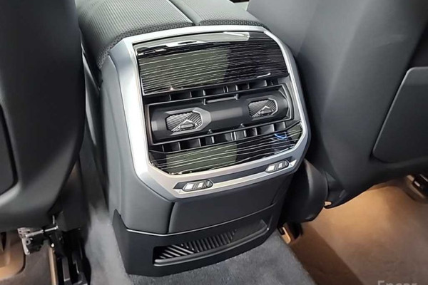 2024 BMW 7 серии с пробегом 23 060 км