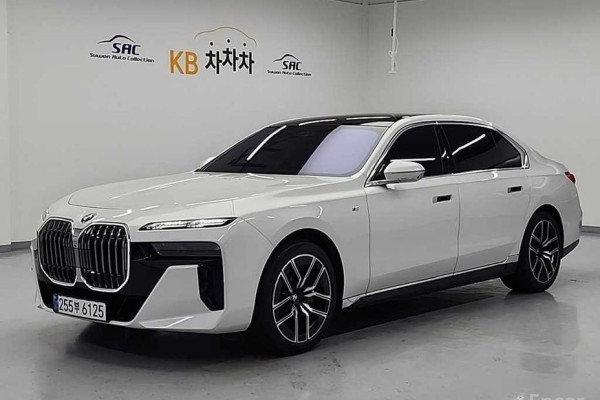 2024 BMW 7 серии с пробегом 23 060 км