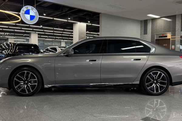 2024 BMW 7 серии с пробегом 16 920 км