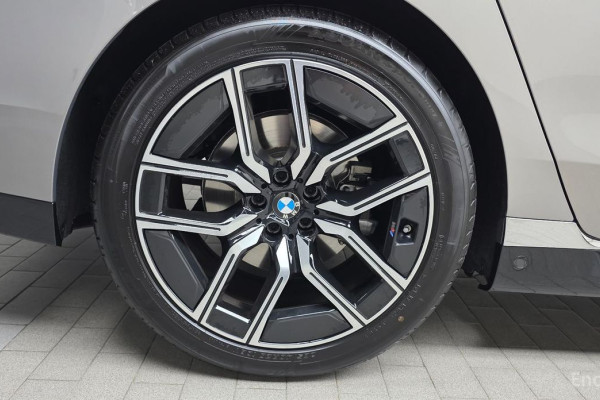 2025 BMW 7 серии с пробегом 5 576 км