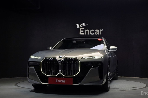 2023 BMW 7 серии с пробегом 12 228 км