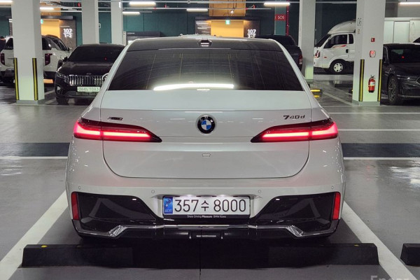 2025 BMW 7 серии с пробегом 18 000 км