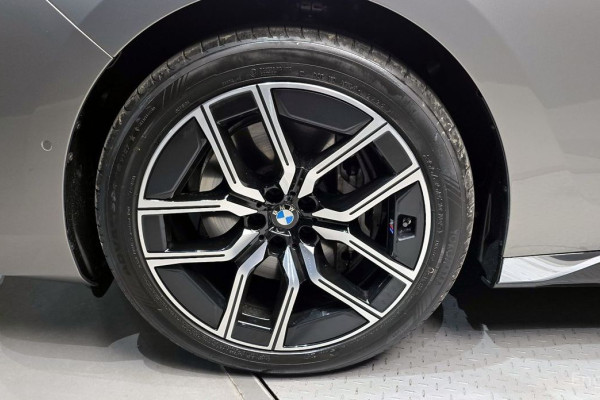 2023 BMW 7 серии с пробегом 12 228 км