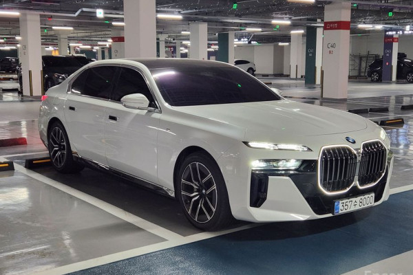2025 BMW 7 серии с пробегом 18 000 км