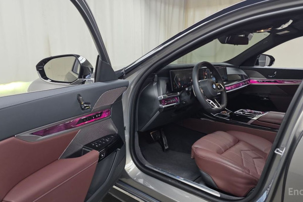 2025 BMW 7 серии с пробегом 5 576 км