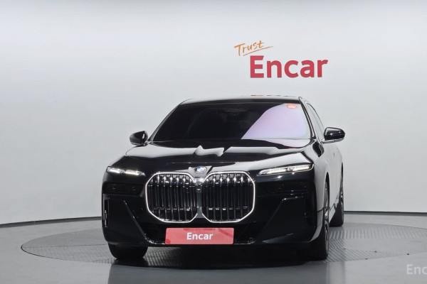 2025 BMW 7 серии с пробегом 8 477 км