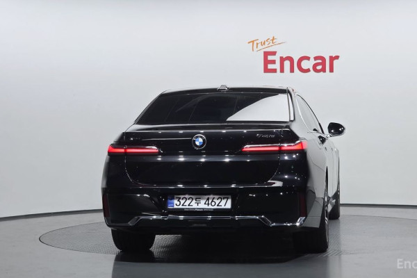 2025 BMW 7 серии с пробегом 8 477 км