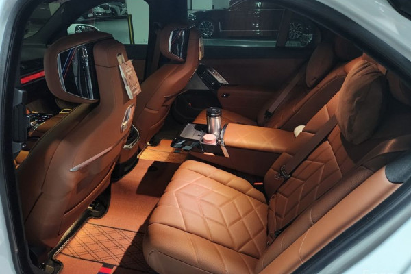 2025 BMW 7 серии с пробегом 18 000 км