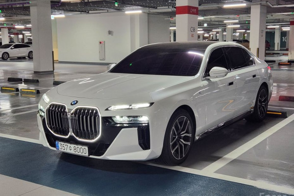 2025 BMW 7 серии с пробегом 18 000 км