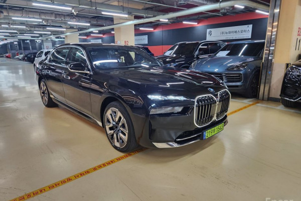2024 BMW 7 серии с пробегом 4 300 км