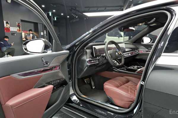 2025 BMW 7 серии с пробегом 8 477 км