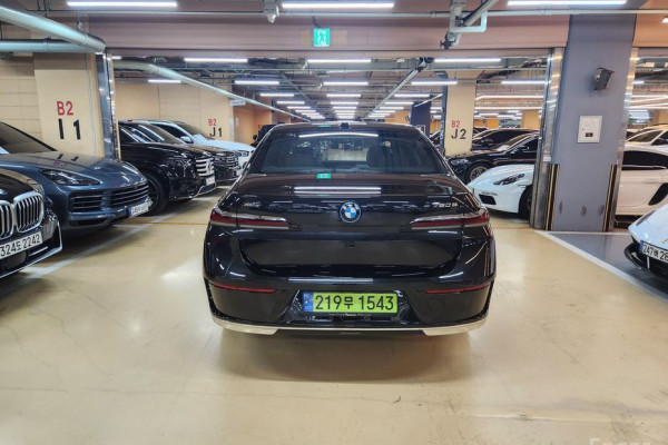 2024 BMW 7 серии с пробегом 4 300 км