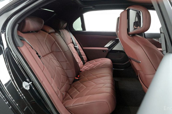 2025 BMW 7 серии с пробегом 8 477 км