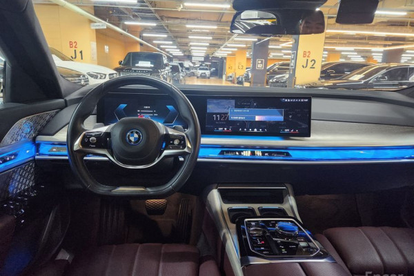 2024 BMW 7 серии с пробегом 4 300 км
