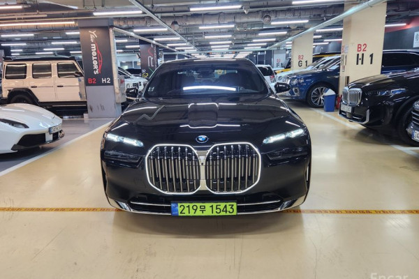 2024 BMW 7 серии с пробегом 4 300 км