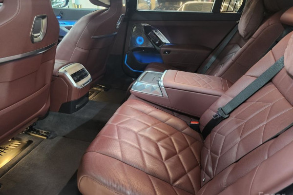 2024 BMW 7 серии с пробегом 4 300 км