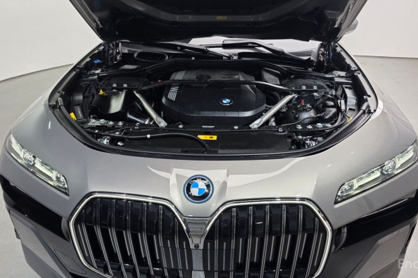 2024 BMW 7 серии с пробегом 17 737 км
