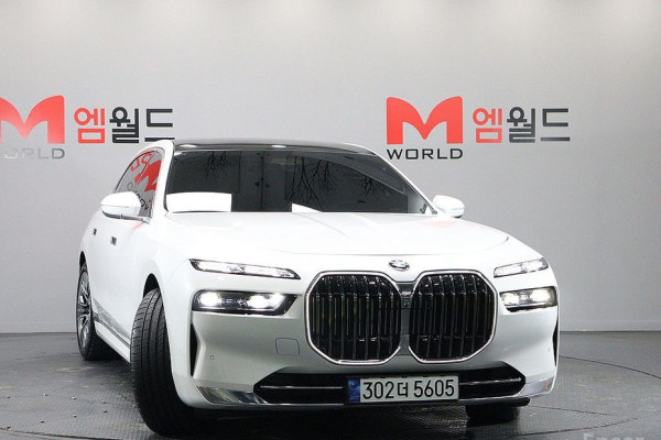 2023 BMW 7 серии с пробегом 28 127 км