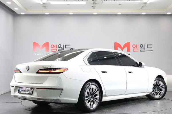 2023 BMW 7 серии с пробегом 28 127 км