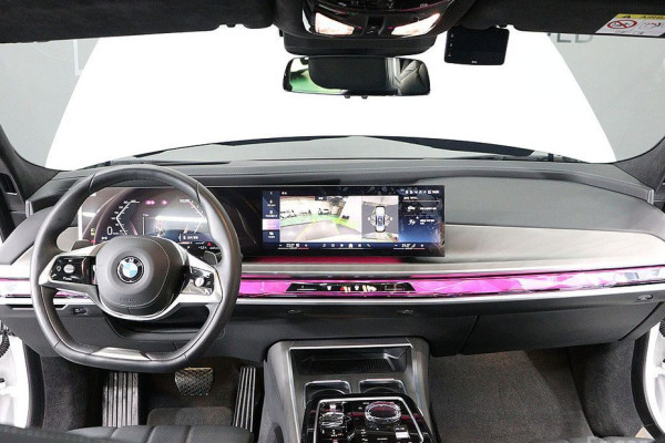 2023 BMW 7 серии с пробегом 28 127 км